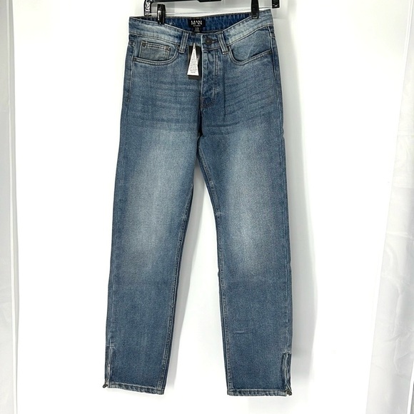 Boohoo man NWT relaxed rigid zip hem jeans 28 - Picture 1 of 10